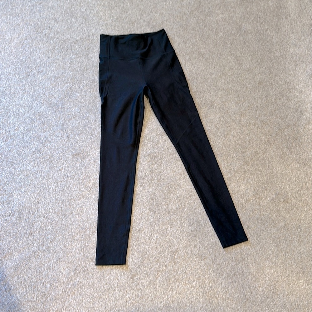 Outdoor voices. Never worn. Grey leggings. Small